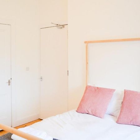 Modern 1 Bedroom Flat In The Heart Of Édimbourg Extérieur photo