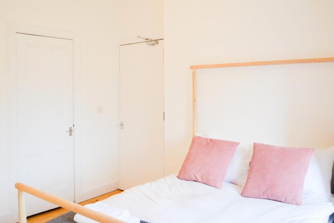 Modern 1 Bedroom Flat In The Heart Of Édimbourg Extérieur photo
