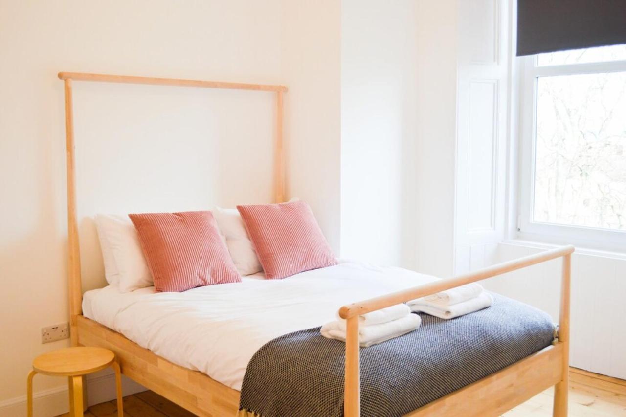 Modern 1 Bedroom Flat In The Heart Of Édimbourg Extérieur photo